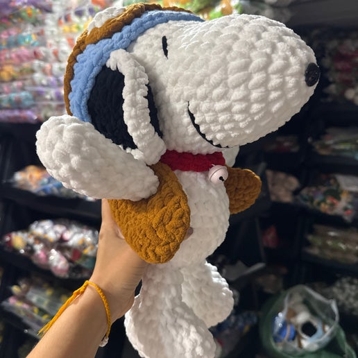 GIANT FLUFFY SNOOPY