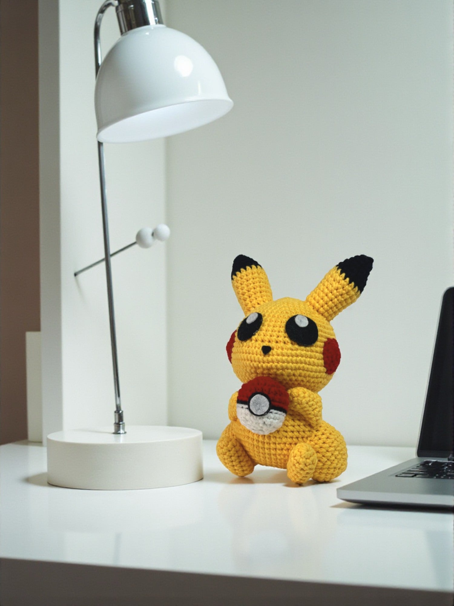 Giant Pokémon Pikachu