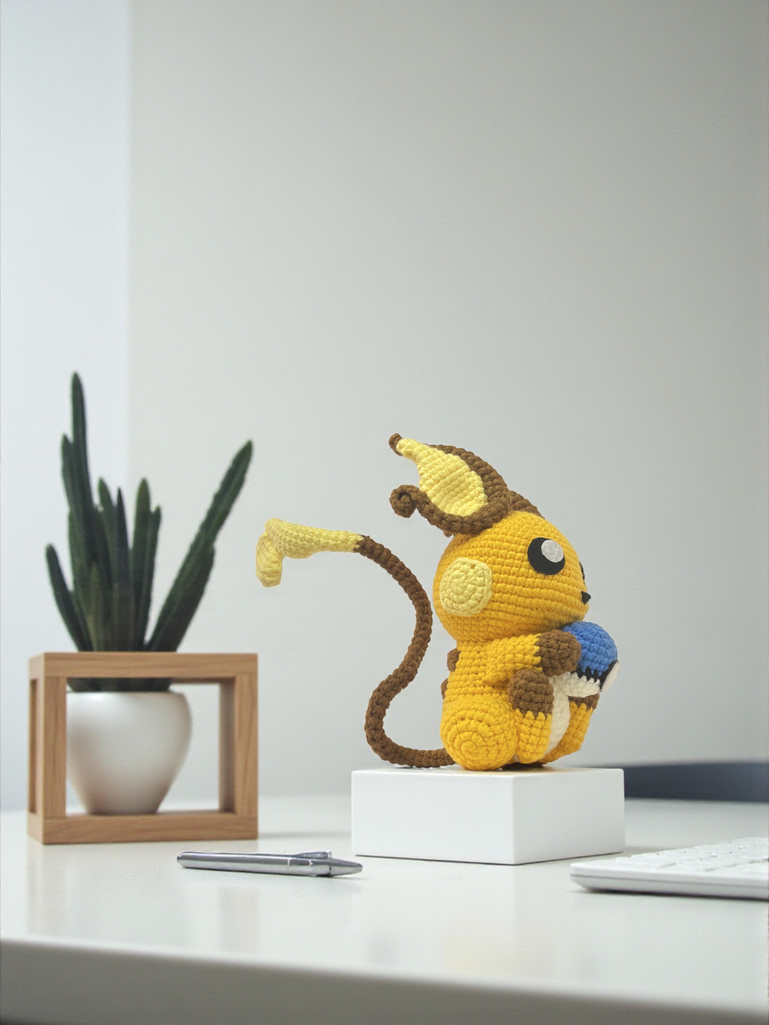 Giant Pokémon Raichu